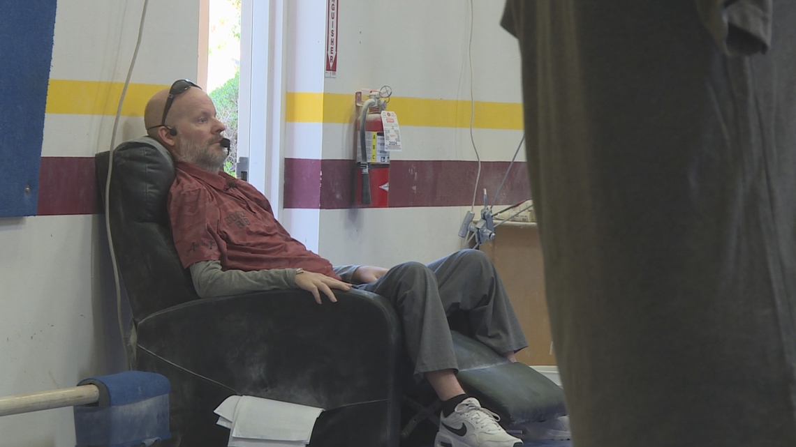 Despite ALS diagnosis, Rob Survick continues to coach Sun Devil junior gymnastic program