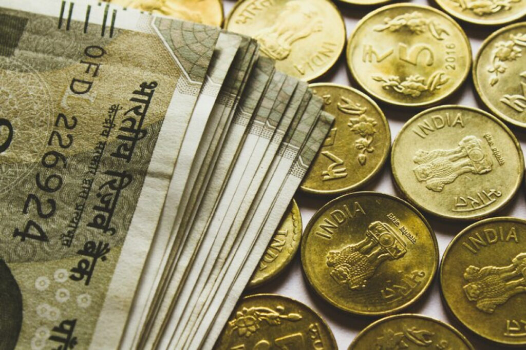 USD/INR beneficial properties momentum despite skinny trading