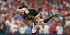 Rangers comply with 1-yr tackle reliever Robertson (state)