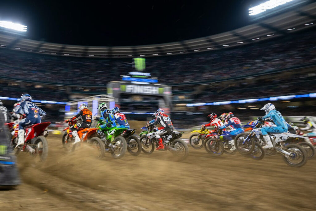 Test: Anaheim 2 Supercross Video Highlights & Outcomes