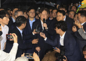 South Korean opposition leader attacked