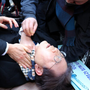 Lee Jae-myung, South Korea Opposition Chief, Is Stabbed