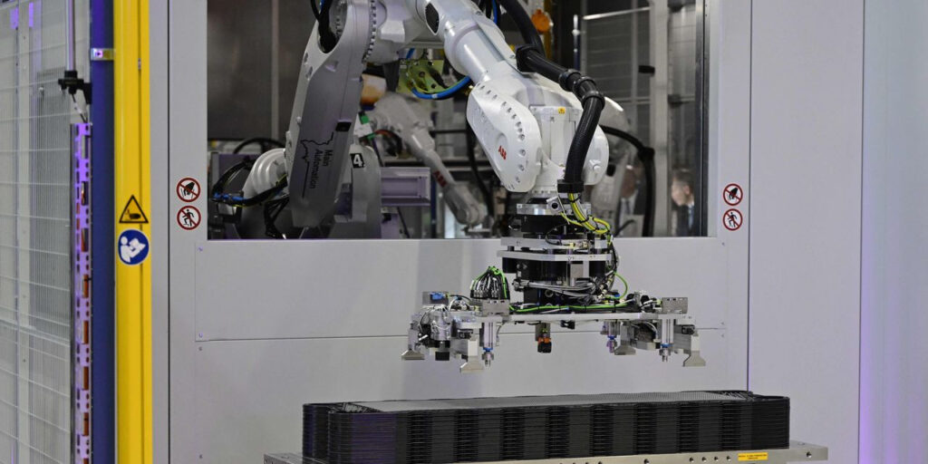 Germany Manufacturing facility Orders Upward thrust A slight