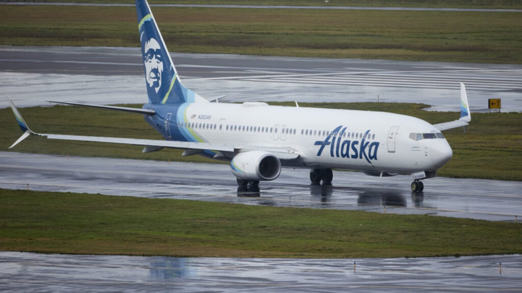 Alaska Airways again grounds all Boeing 737 Max 9 jetliners