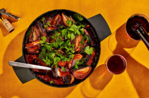 Tomato-Roasted Onions With So Extraordinary Paprika
