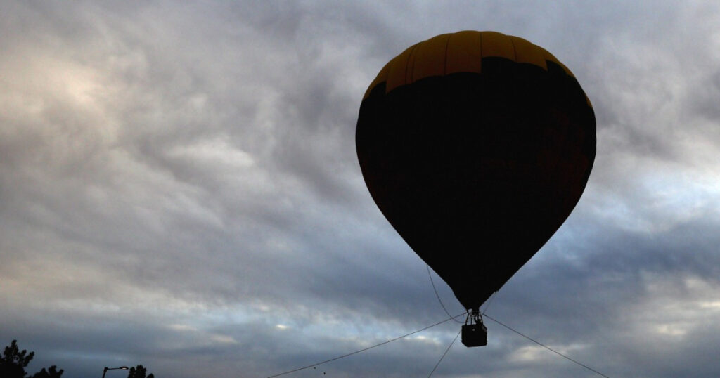 4 uninteresting in Arizona scorching air balloon wreck