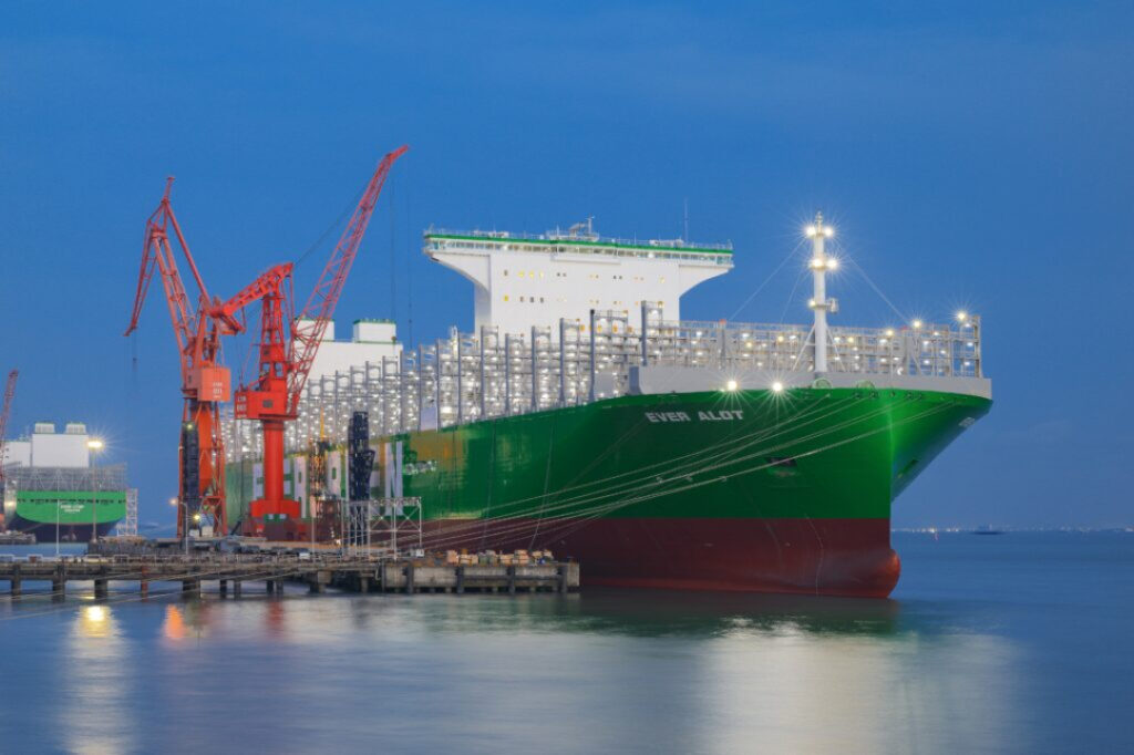 SIPG, Evergreen Marine tag green methanol supply deal