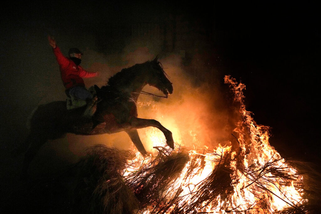 Photographs of the Week: Iowa caucuses; Orthodox Epiphany