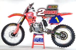 1995 HONDA CR250R TWO-STROKE COMPLETE REBUILD : 2-STROKE TUESDAY