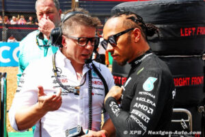 Will ‘Bono’ follow Hamilton to Ferrari?  Wolff helps…