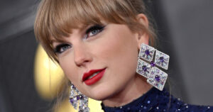 Taylor Swift makes Grammys historical past