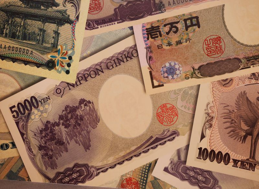 Japan warns of action over instant forex moves