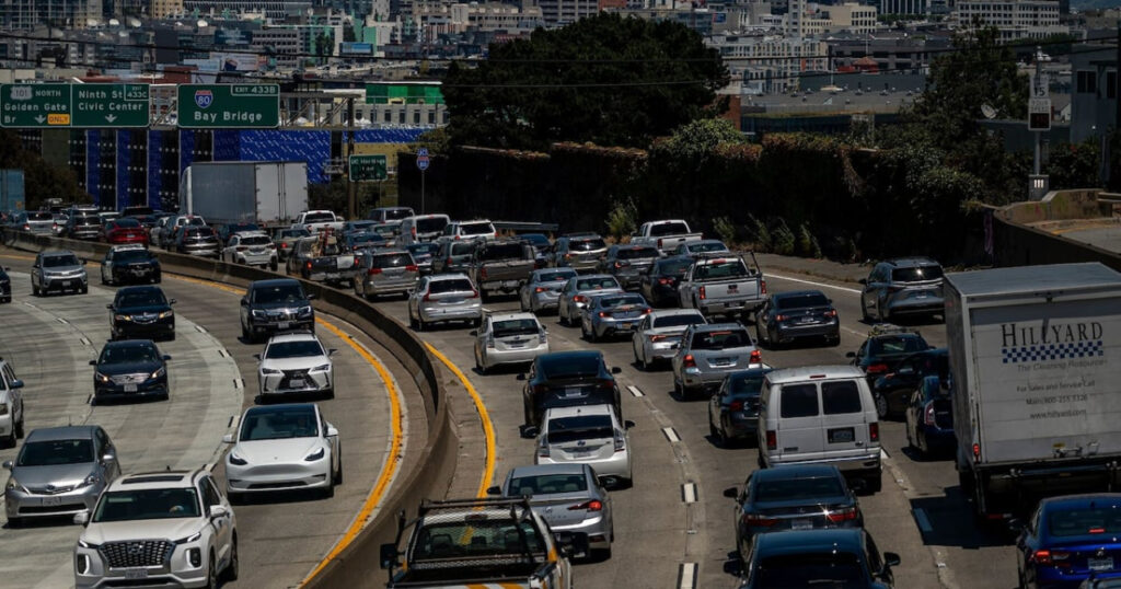 Labor Day Commute Viewed Climbing 9% After Myth